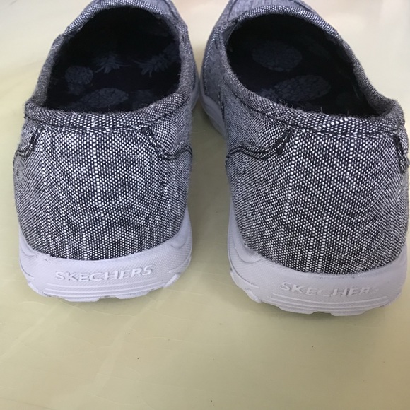 Black Skechers, NWOT - Picture 3 of 6